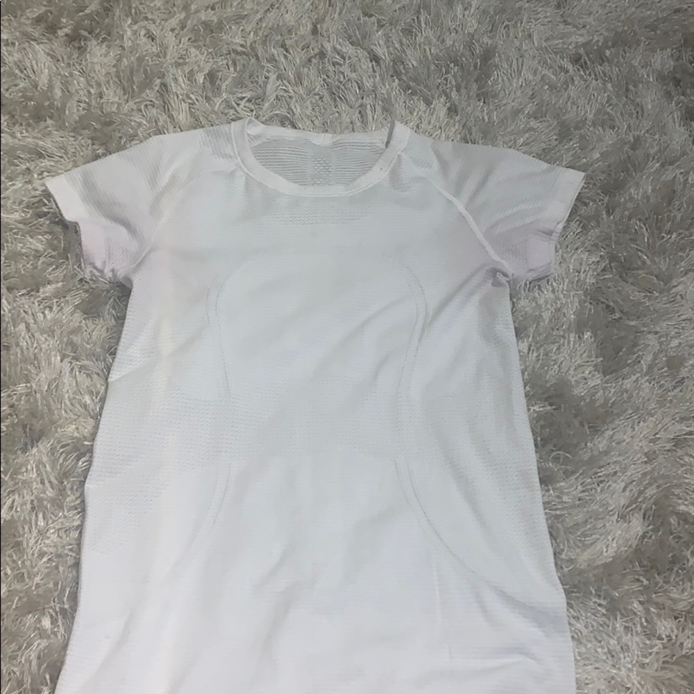 White LULULEMON tee
